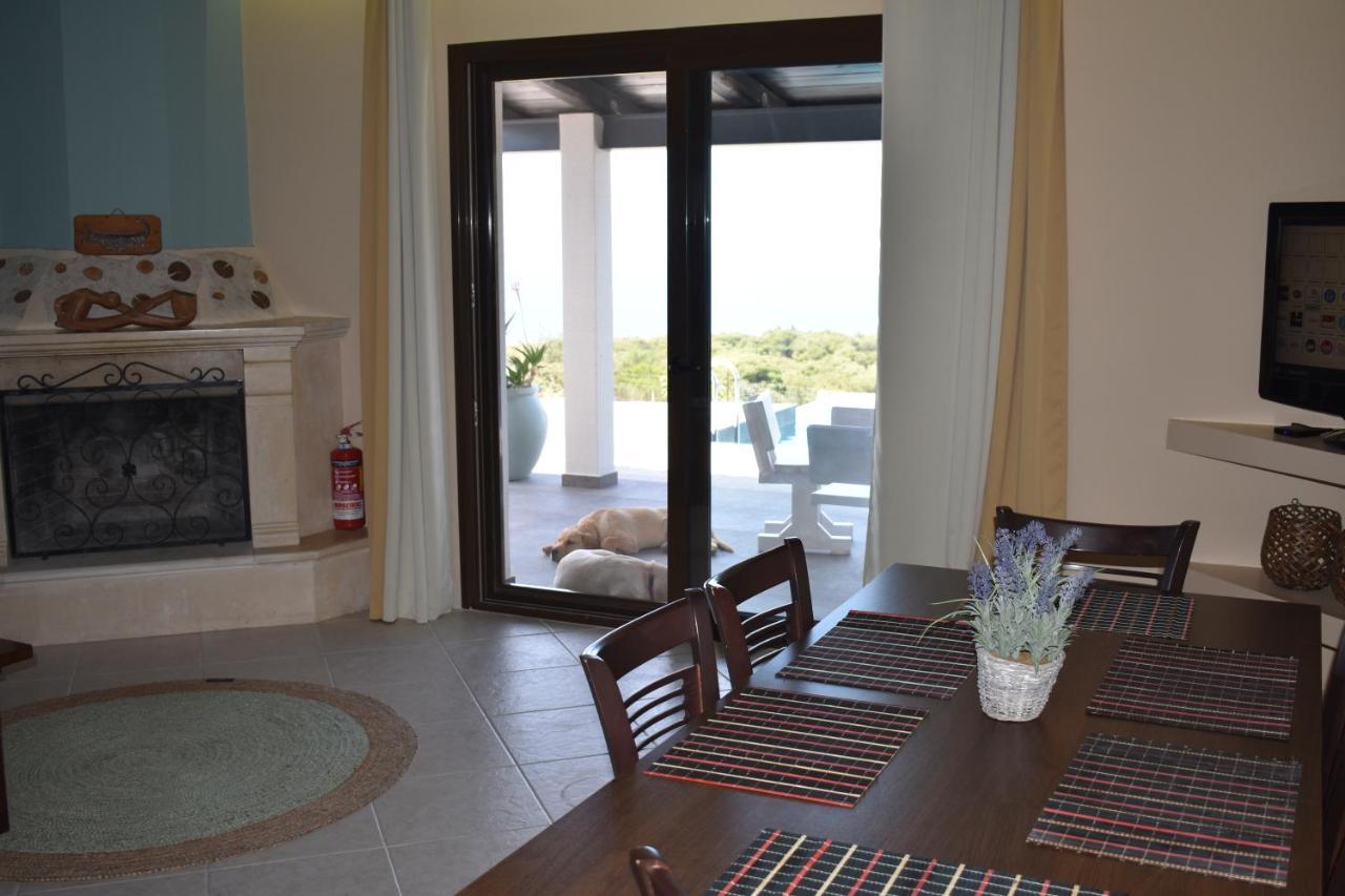 Dreamcatcher Villa: Infinity Pool, Sunset, Seaview Agios Leon